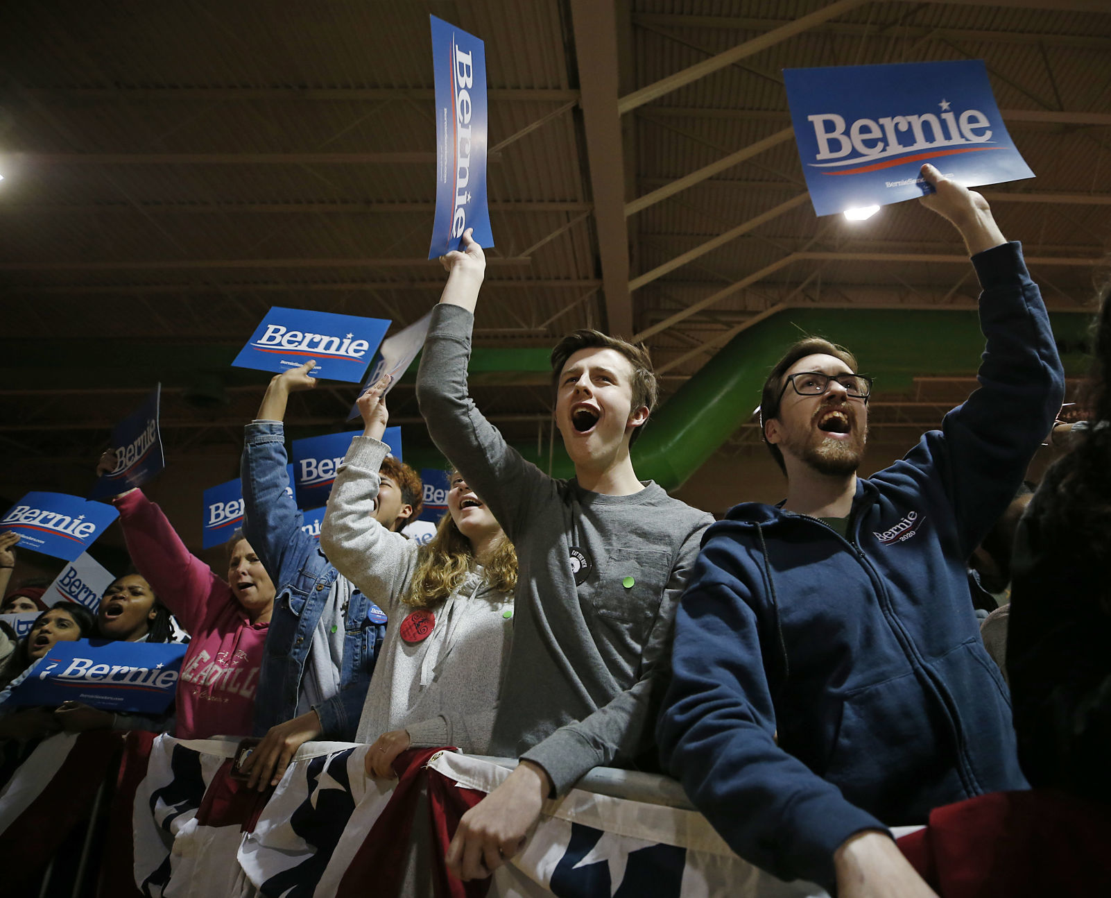 20200228_MET_BERNIE_AWE09